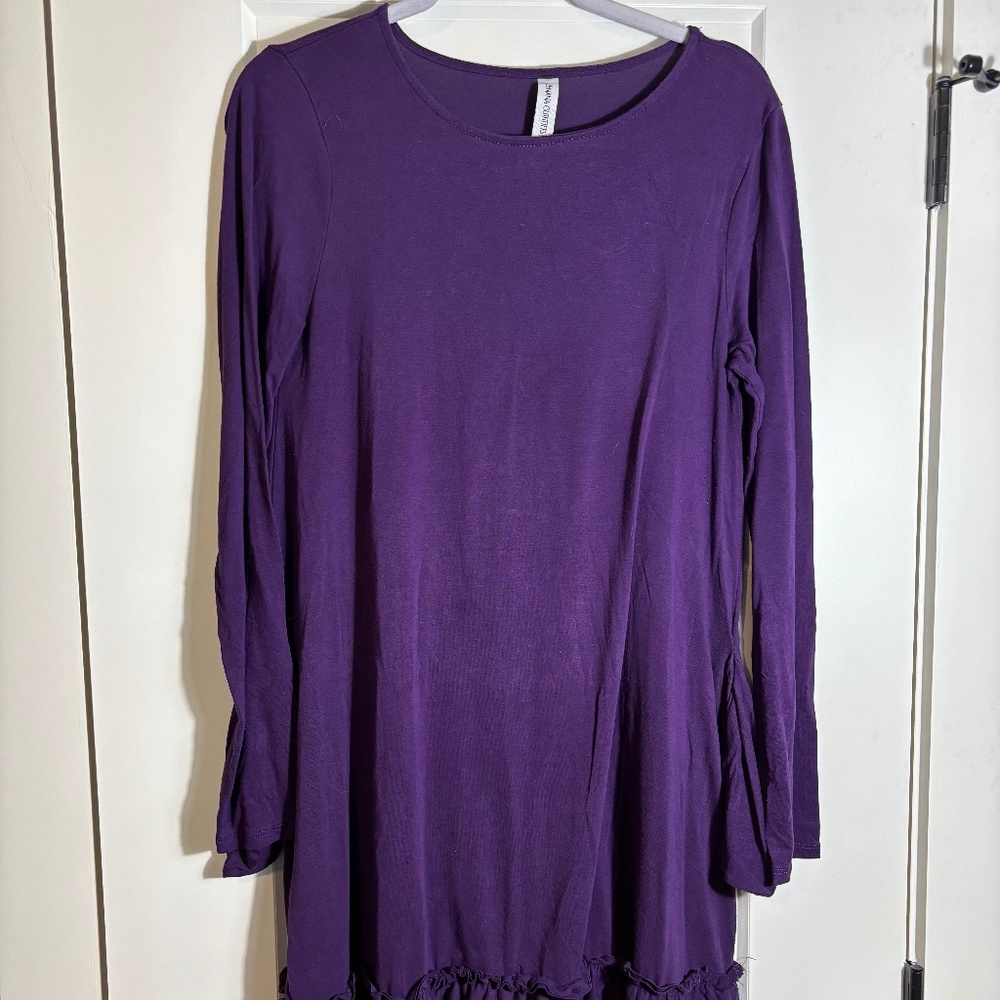Zenana Outfitters Long Sleeve Plum Dress with Ruffled Bottom and Pockets Size L‎
